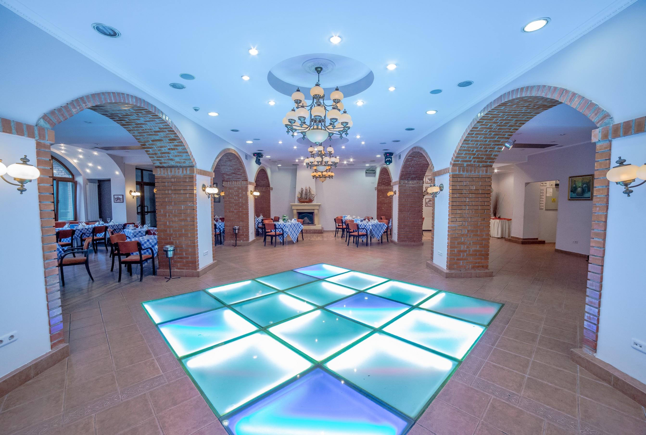Caro Hotel 4*
