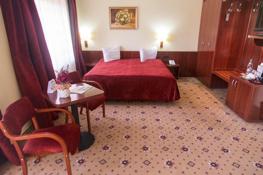 Caro Hotel